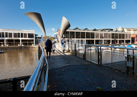 Peros passerelle St Augustines atteindre à Bristol port flottant du port. Banque D'Images