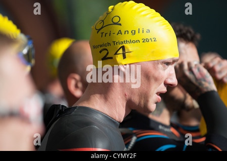 - Prendre part à l'Whitlingham 2012 Triathlon - Norwich, Norfolk, UK Banque D'Images