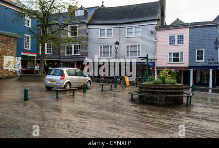 29 octobre 2012. Totnes, Devon, Angleterre. Place du marché à Totnes au Butterwalk. Banque D'Images