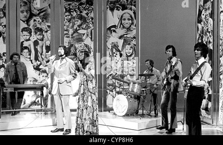 Le vison bleu groupe pop britannique avec Madeline Bell et Roger Cook au chant sur 1972 Banque D'Images