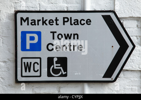 Une direction à Alfortville, Lincolnshire, Angleterre, Royaume-Uni Banque D'Images