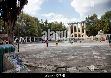 Parque Mexico en Condesa avec Lindbergh Theatre ici utilisé comme aire de jeux - Mexico DF Banque D'Images