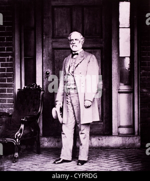 Robert E. Lee (1807-1870), général en chef de l'armée confédérée, Photographie, 1865, par Mathew Brady à Lee's Home à Richmond, Virginie, USA Banque D'Images