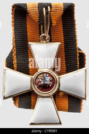 Ordre de Saint-Georges,4e classe Cross,Russie,vers 1915 Or,émaillé. L'œillet avec la vague marque de finition de Saint-Pétersbourg '56' et la tête kokoshnik à côté d'une marque de fabricant indistincte (probablement Eduard). Le bord du médaillon avec le poinçon kokoshnik. Anneau de suspension mal perforé. Dimensions 40 x 37 mm, poids 8 g. Avec le ruban original. Excellent état de conservation,historique,historique,1910s,20e siècle,médaille,décoration,médailles,décorations,badge d'honneur,badge d'honneur,insignes d'honneur,badges d'honneur,objet,objets,photos,clipping,clippi,droits additionnels-Clearences-non disponible Banque D'Images