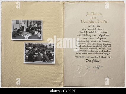 Karl-Friedrich Merten,quatre documents promotionnels 1930 - 1941 nomination au Leutnant zur See(Lieutenant JG) en date du 1er octobre 1930 avec sceau et signature aveugles à l'encre du ministre de Reichswehr Wilhelm Groener.nomination à Oberleutnant zur See(Lieutenant)en date du 1er avril 1933 avec sceau et signature encroné à l'encre du ministre de Reichswehr Werner von Blomberg, pour les petits dommages causés à l'encre Edge).nomination à Kapitänleutnant zur Voir(Lieutenant de vaisseau)en date du 18 mai 1936 avec sceau estampillé et signature von Blomberg en encre.Grand document de promotion,droits additionnels-Clearences-non disponible Banque D'Images