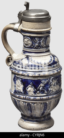 Une carafe de danse paysanne, Raeren, vers 1580, en grès gris avec des endroits bleu engobing. Un pot de ventre rond avec col cylindrique et poignée de sangle. Le corps entouré d'une frise représentant des couples paysans dansants. Un petit morceau cassé au niveau de la lèvre et un ca. fissure de 4 cm. La lèvre est entourée d'un cerceau en étain. Couvercle à charnière équipé d'un levier à l'avant de la paume. Hauteur 29.5 cm, historique, historique, XVIe siècle, artisanat, artisanat, artisanat, artisanat, objet, objets, alambics, découpe, coupures, découpe, découpe, navire, navires, droits additionnels-Clearences-non disponible Banque D'Images