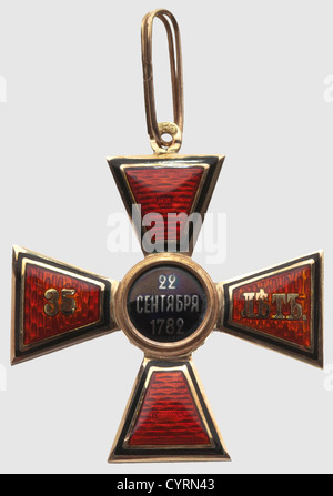 Un ordre russe de Saint Vladimir, 4ème classe Croix pour 35 ans de service, vers 1905 Or, partiellement émaillé. Inversez les bras croisés avec les poinçons « Eduard » et « il » en cyrillique. L'œillet avec la marque de finesse pour le zolotniki '56', l'anneau de suspension avec le poinçon tête kokoshnik. Dimensions 38 x 34 mm, poids 9 g. En bon état, historique, historique, 1900, 20e siècle, médaille, décoration, médailles, décorations, insigne d'honneur, insigne d'honneur, insignes d'honneur, insignes d'honneur, objet, objets, alambics, coupures, coupures, découpes, droits additionnels-distinctions-non disponible Banque D'Images