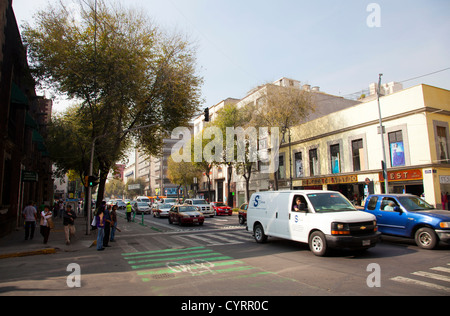 Avenida 20 de Noviembre - une rue principale dans le centre de Mexico DF Banque D'Images