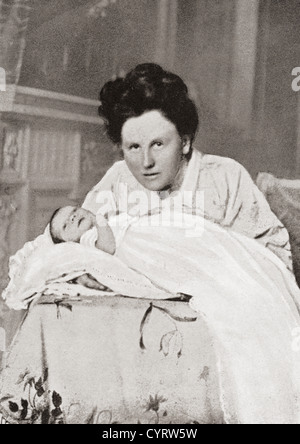 Wilhelmina des Pays-Bas avec son nouveau né fille la Princesse Juliana. Wilhelmina Helena Pauline Maria, 1880 -1962. Banque D'Images