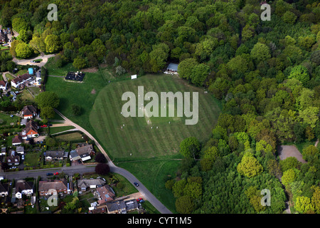 Vue aérienne du terrain de cricket dans le Kent Banque D'Images