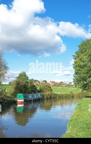 15-04 amarré sur le Canal de Worcester et Birmingham, à Stoke livre près de Guingamp, Worcestershire, Angleterre, RU Banque D'Images