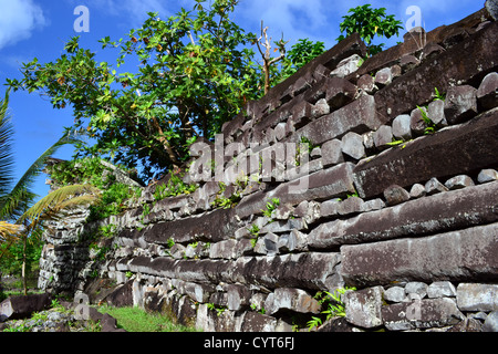 Ruines de la ville de Nan Madol, la 'Venise du Pacifique", district de Madolenihmw, Pohnpei, États fédérés de Micronésie Banque D'Images