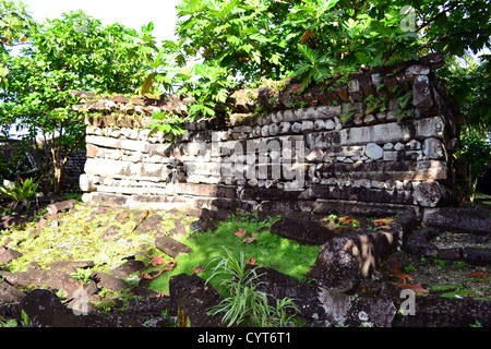 Ruines de la ville de Nan Madol, la 'Venise du Pacifique", district de Madolenihmw, Pohnpei, États fédérés de Micronésie Banque D'Images