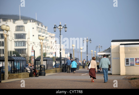 Vues Worthing West Sussex UK à pied du front de mer Banque D'Images