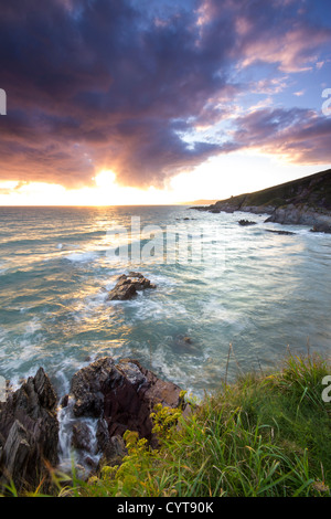 Coucher de soleil sur Freathy Whitsand Bay Plage Cornwall UK Banque D'Images