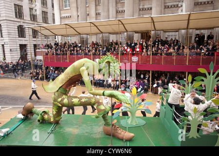 Le maire's Show Samedi 10 novembre 2012. Hôtel particulier, Ville de London, UK. Photo montre flotte sur le Lord Mayor's Show extérieur Hôtel particulier, où l'échevin Roger Gifford commence son rôle de maire, qui propose une période d'un an, non rémunéré, à long terme joue un rôle d'ambassadeur pour le Square Mile, généralement trois mois à l'étranger Dépenses Promotion de l'industrie des finances ainsi que la réception de délégations à Londres, City of London, England, UK. Banque D'Images