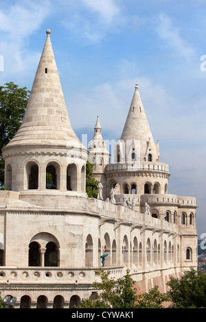 Conçu au 19ème siècle du bastion des pêcheurs (hongrois : halaszbastya) à Budapest, Hongrie. Banque D'Images