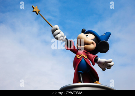 Toon Studio statue de Mickey chez Disneyland Paris Banque D'Images