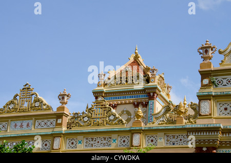 Vietnam, My Tho, le delta du Mekong River. Pagode Vinh Trang complexe. Banque D'Images