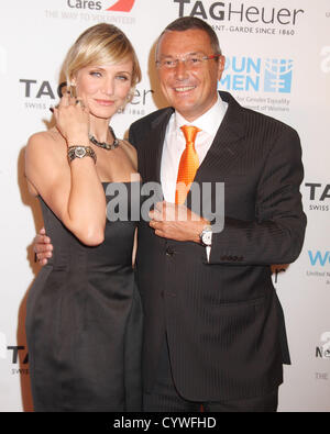 Le 10 novembre 2012 - New York, New York, États-Unis - Actrice Cameron Diaz et chef, TAG Heuer JEAN-CHRISTOPHE BABIN assister à la TAG Heuer Link lancement de la nouvelle édition de Ladylimited au garde-temps Cullman Hall à l'American Museum of Natural History. (Crédit Image : © Kaszerman ZUMAPRESS.com)/Nancy Banque D'Images