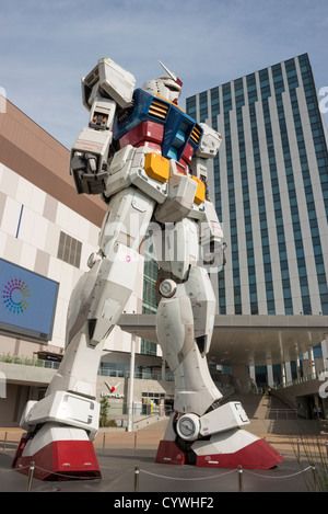 Un modèle à grande échelle de 18 mètres du robot Gundam de la série anime japonais à Diver Odaiba ville Tokyo Japon. Banque D'Images