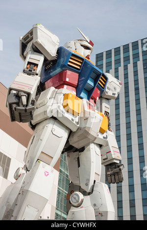 Un modèle à grande échelle de 18 mètres du robot Gundam de la série anime japonais à Diver Odaiba ville Tokyo Japon. Banque D'Images