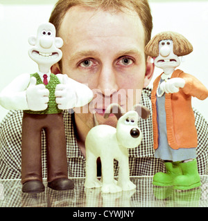 Steve Box personnage clé animateur chez Aardman Animation photographiée avec Wallace & Gromit Wendolene du gagnant d'un Oscar, 'un rasage de près' Banque D'Images