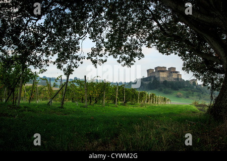 Le château de Torrechiara, Emilia-Romagna, Italie Banque D'Images