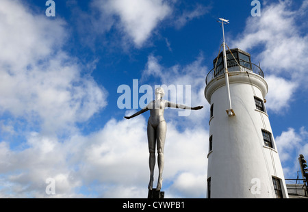 Belle plongée phare et vincent pier Scarborough North Yorkshire angleterre uk Banque D'Images