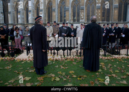 11 novembre 2012. Westminster London, UK. Un service est tenue le dimanche du souvenir en hommage aux membres de la Scottish Argyles et Gordon's Highland soldats morts en conflit Banque D'Images