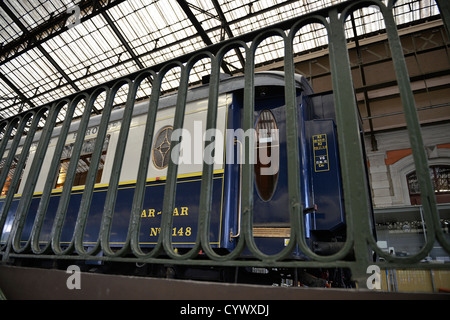 Orient Express Le train qui a amené l'wrtiers à la Foire du livre 'La Foire du Livre" à Brive la Gaillarde. Corrèze, France Banque D'Images