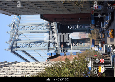 Dumbo, un acronyme pour vers le bas sous le viaduc du pont de Manhattan, dans le quartier de Brooklyn à New York Banque D'Images