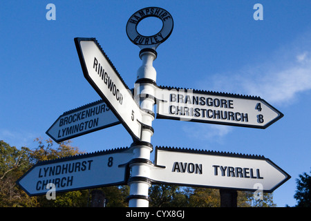 Panneau direction burley New Forest, Hampshire, Angleterre Banque D'Images