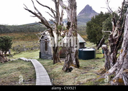 Vallée cascade Hut sur l'Overland Track. Cradle Mt - Lake St Clair National Park, Tasmanie, Australie. Banque D'Images