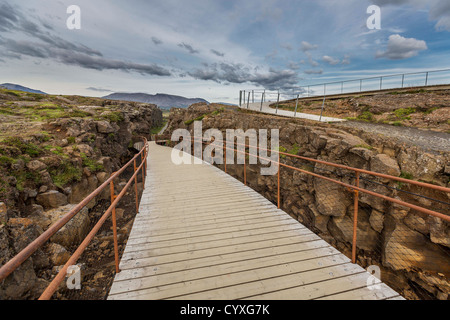 -Passage Almannagja fissure, le Parc National de Thingvellir, Islande Banque D'Images