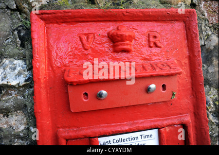 Un royal mail postbox désaffecté et bloqué Banque D'Images