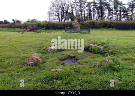 Petit cercle de pierres avec le roi Pierre Pierre, une partie de l'Rollright Stones, près de Chipping Norton, Oxfordshire, UK. Banque D'Images