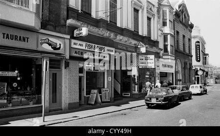 Station road à Hastings en 1979. Banque D'Images