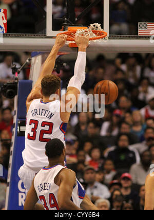 11 janvier 2013 - Los Angeles, Californie, États-Unis - Clippers Blake Griffin avant une claque comme le Los Angeles Clippers à l'encontre de l'visiter Atlanta Hawks 89-76au Staples Center de Los Angeles le dimanche, Novembre 11, 2012. (Crédit Image : © Burt Harris/Prensa Internacional/ZUMAPRESS.com) Banque D'Images