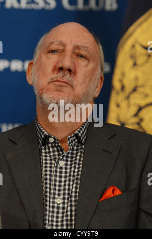 12 novembre 2012 - Washington, District of Columbia, États-Unis - 11/12/12- Le National Press Club de Washington DC-..Rock and Roll Legends Roger Daltrey et Pete Townshend de la bande qui parlent aux journalistes sur le cancer chez l'enfant.(Image Crédit : © Christy Bowe/Photos/ZUMAPRESS.com) Globe Banque D'Images