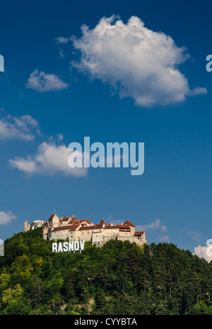 La Citadelle de Rasnov est un monument historique et monument en Roumanie. Banque D'Images