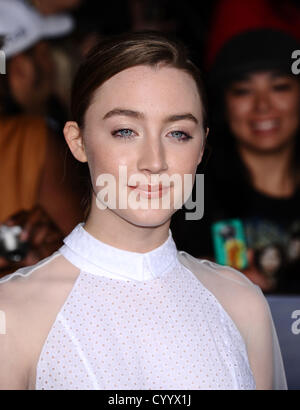 11 novembre 2012 - Los Angeles, Californie, États-Unis - Saoirse Ronan arrive pour la première du film ''The Twilight Saga : Breaking Dawn-Part 2'' au Nokia Theater. (Crédit Image : © Lisa O'Connor/ZUMAPRESS.com) Banque D'Images