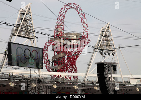 Le Parc olympique de Stratford Détail de l'Orbite par Anish Kapoor vu de l'intérieur du stade Îles Britanniques Grande-bretagne Londres Banque D'Images