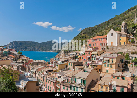 Vernazza, Italie. Cinque Terre à l'été Banque D'Images