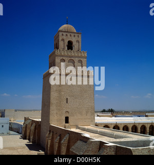 Kairouan Tunisie Minaret de la Mosquée Sidi Oqba & Mur extérieur Banque D'Images