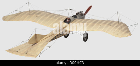 Un Etrich 'Taube'(Dove), UN modèle à échelle mobile de ce célèbre monoplan de combat de la première Guerre mondiale, le cadre en bois de balsa recouvert et fini en tissu dopé naturel avec mécanisme de déformation d'aile aux avions principaux avec des pylônes de support, barre mobile et ascenseur, le dessous des avions principaux peint en noir avec le logo Etrich, le fuselage avec avant Radiateurs latéraux factices,le cockpit arrière avec roue de commande,le moteur factice 100 h.p.J.-Argus monté avec un moteur à essence miniature 4 temps entraînant une hélice à deux pales de 43 cm de diamètre,sur la jambe,droits additionnels-Clearences-non disponible Banque D'Images