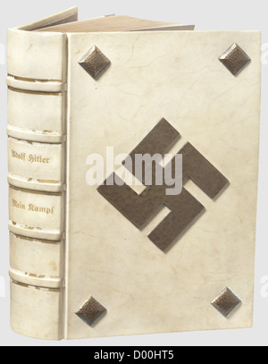 Jacques Buser-Kobler(BUKO)- une édition de luxe de Mein Kampf avec l'engagement de Hitler à NSDAP-Ortsgruppe Basel 1935, une édition combinée de 1934 avec des pages dorées et une couverture parchemin avec des clous décoratifs en laiton appliqués, martelés, ainsi qu'une croix de croix en or.sur la couverture intérieure, un ex-libraire Ortsbeenl'Arbeenl'Arbebeilliste 'Socheen'.Bug.Bug.Bugd'Arbeen.Bugd'Archeen.Bung.Bug.Bung' signé 'Bung 'Bung' Le flyleaf un travail écrit à la main par Hitler 'den Parteigenossen der N. NSVAC-Ortsgruppe Basel herzlichst zugeeignet - Adolf Hitler - ,Additional-Rights-Clearences-not available Banque D'Images