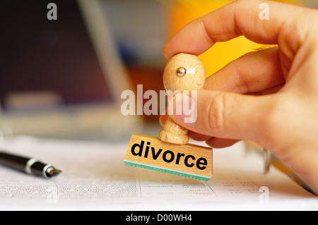 Concept de divorce avec horodateur et copyspace in office Banque D'Images