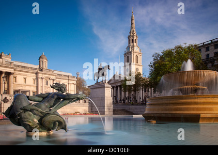 Trafalgar Square avec Saint Martins dans le domaine, National Gallery, West End, Londres, Angleterre, Royaume-Uni Banque D'Images