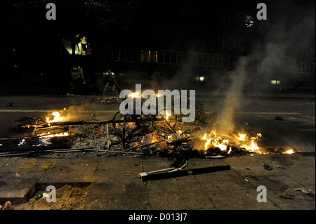 Débris en flammes à Tottenham High Road London Banque D'Images